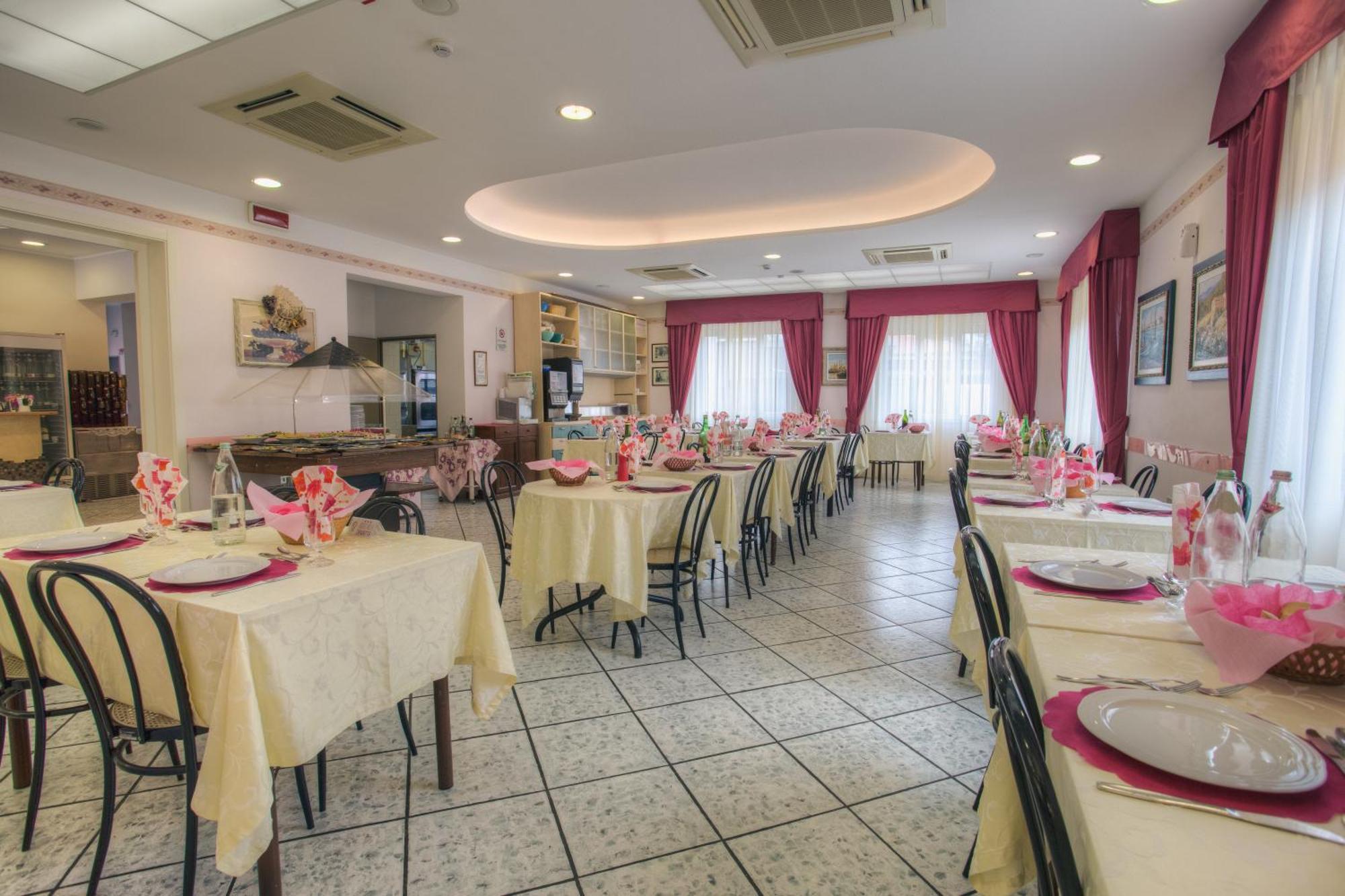 Villa Zavatta "B&B - Rooms & Apartments" Белариа-Игеа Марина Екстериор снимка