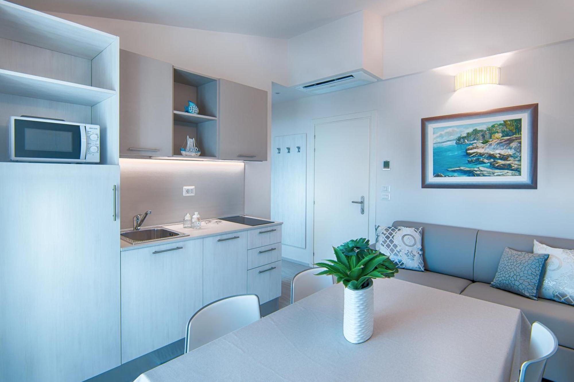 Villa Zavatta "B&B - Rooms & Apartments" Белариа-Игеа Марина Екстериор снимка