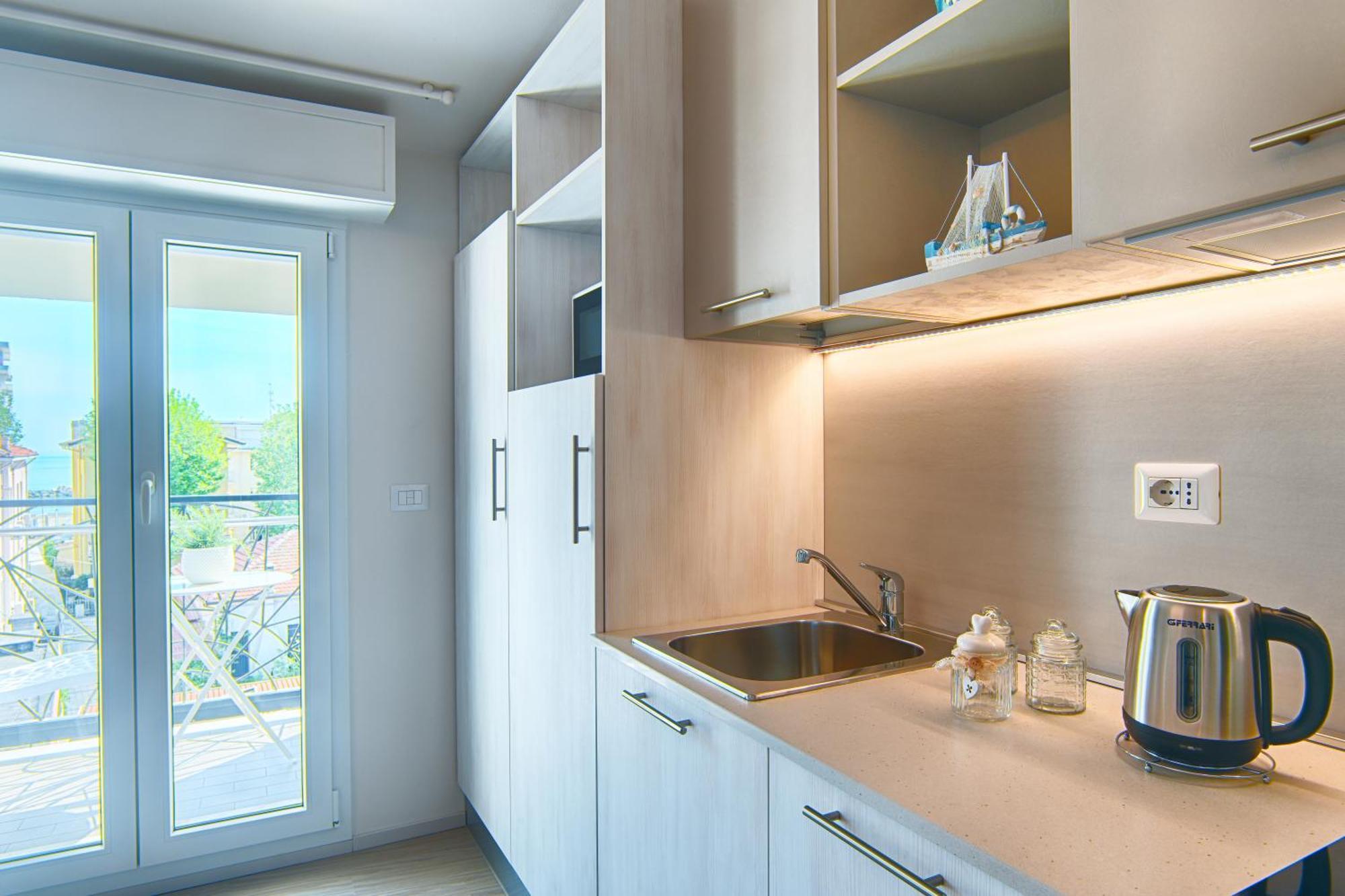 Villa Zavatta "B&B - Rooms & Apartments" Белариа-Игеа Марина Екстериор снимка