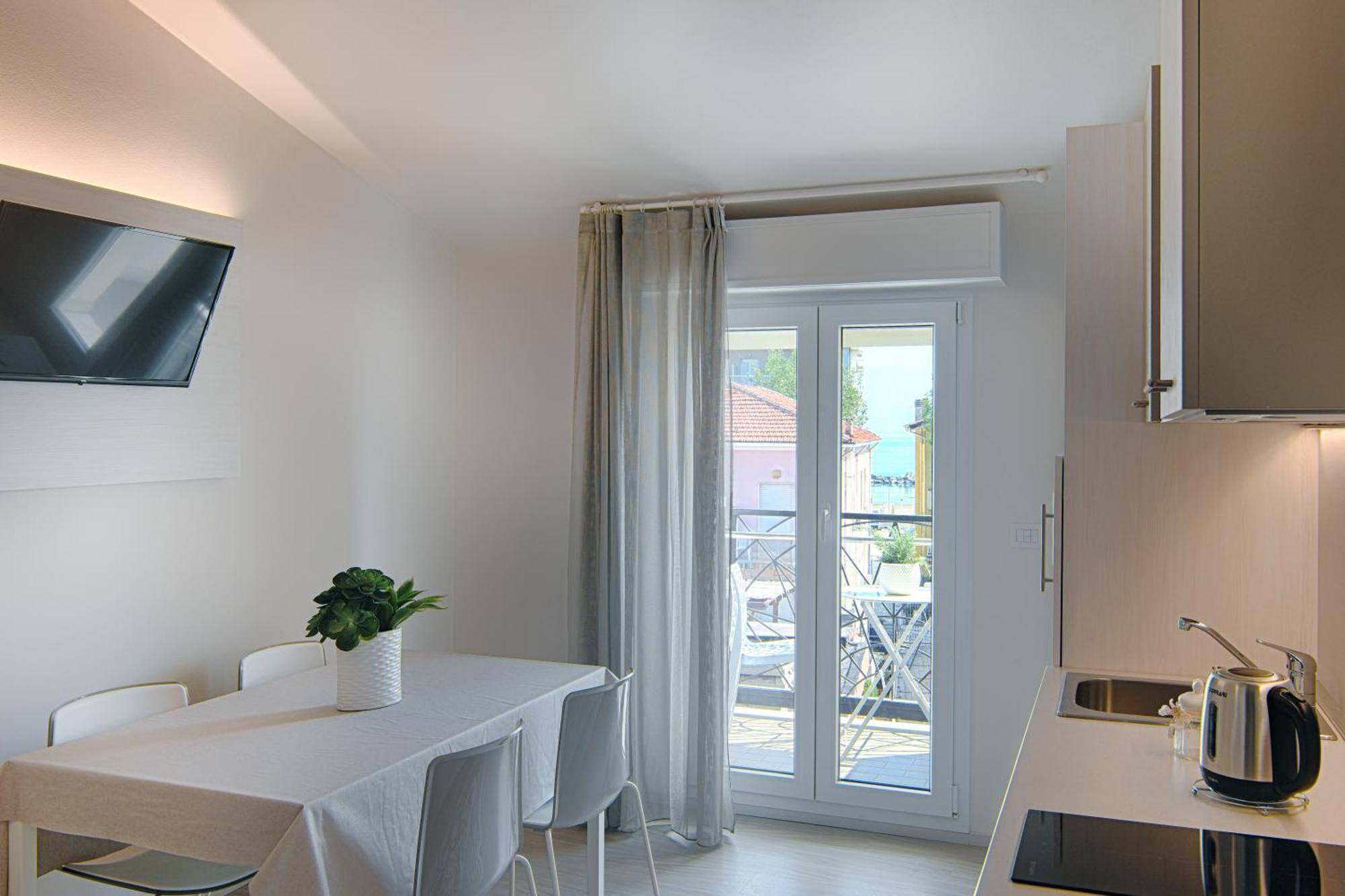 Villa Zavatta "B&B - Rooms & Apartments" Белариа-Игеа Марина Екстериор снимка