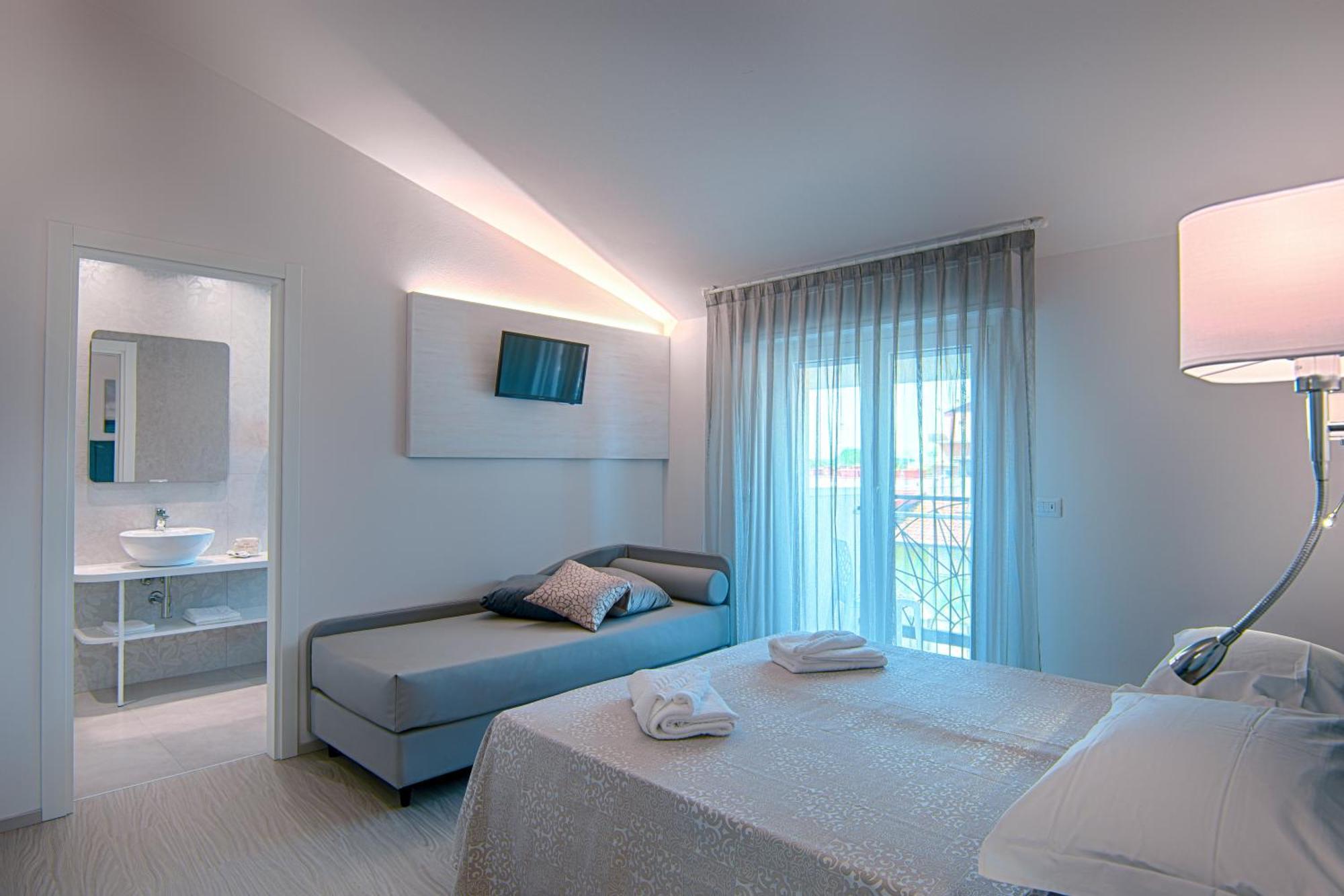Villa Zavatta "B&B - Rooms & Apartments" Белариа-Игеа Марина Екстериор снимка