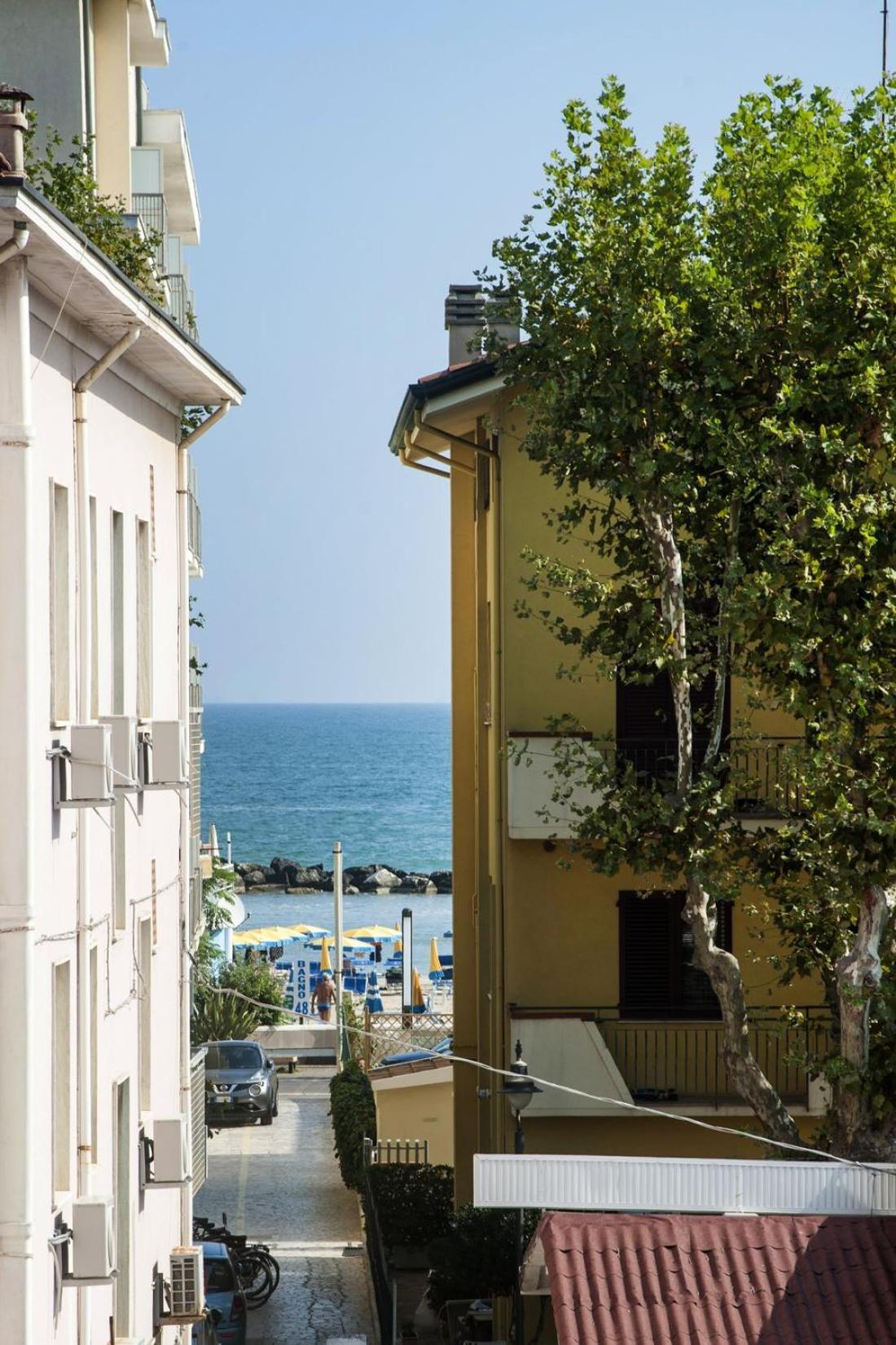 Villa Zavatta "B&B - Rooms & Apartments" Белариа-Игеа Марина Екстериор снимка